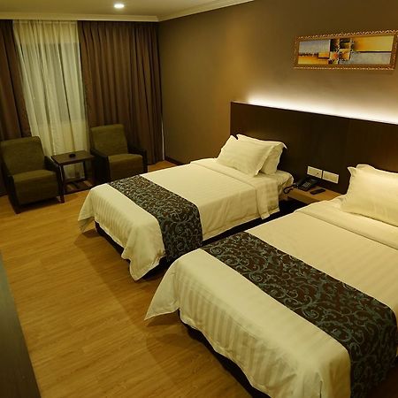 Hotel Anika Клуанг Экстерьер фото