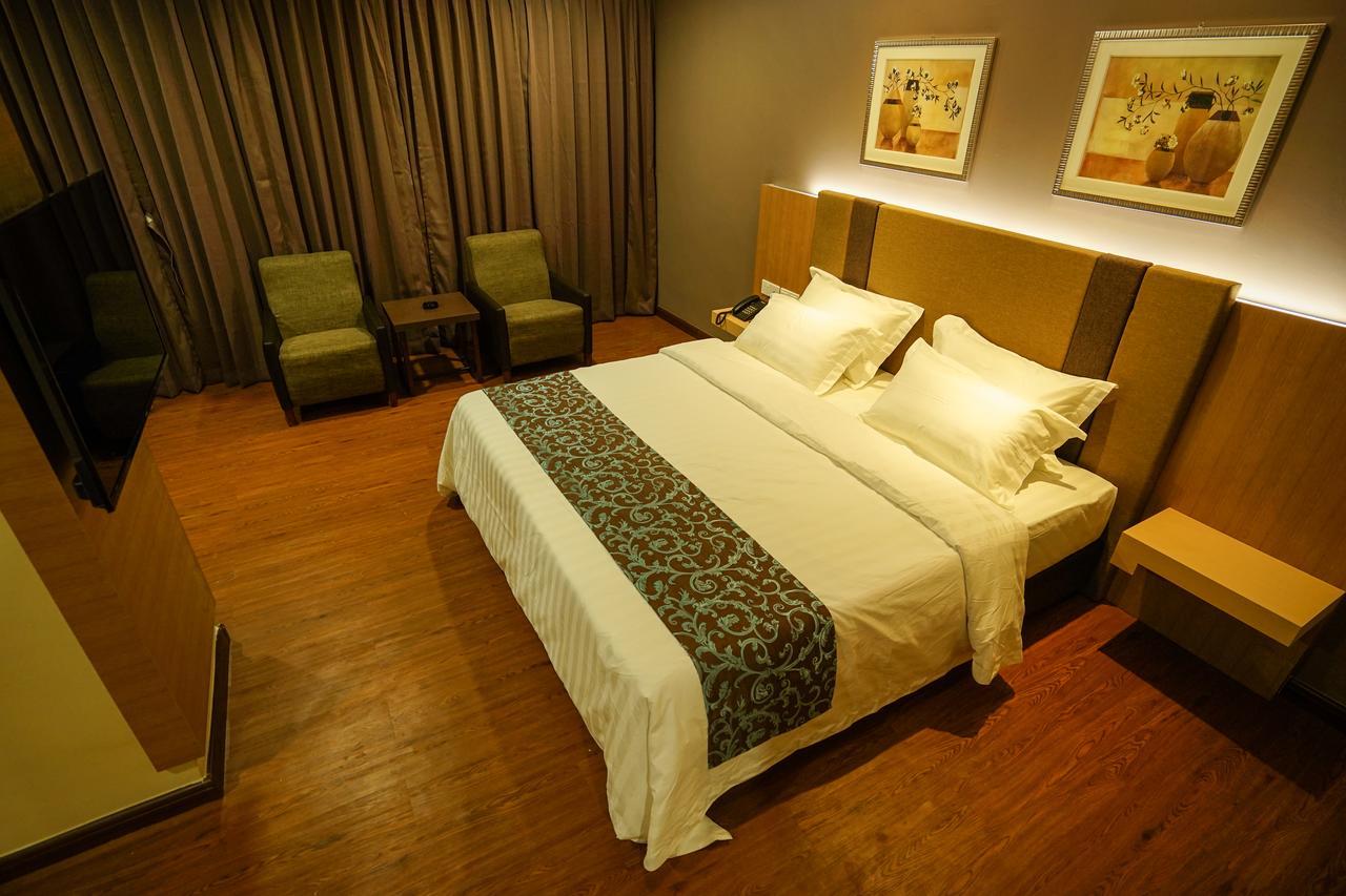 Hotel Anika Клуанг Экстерьер фото