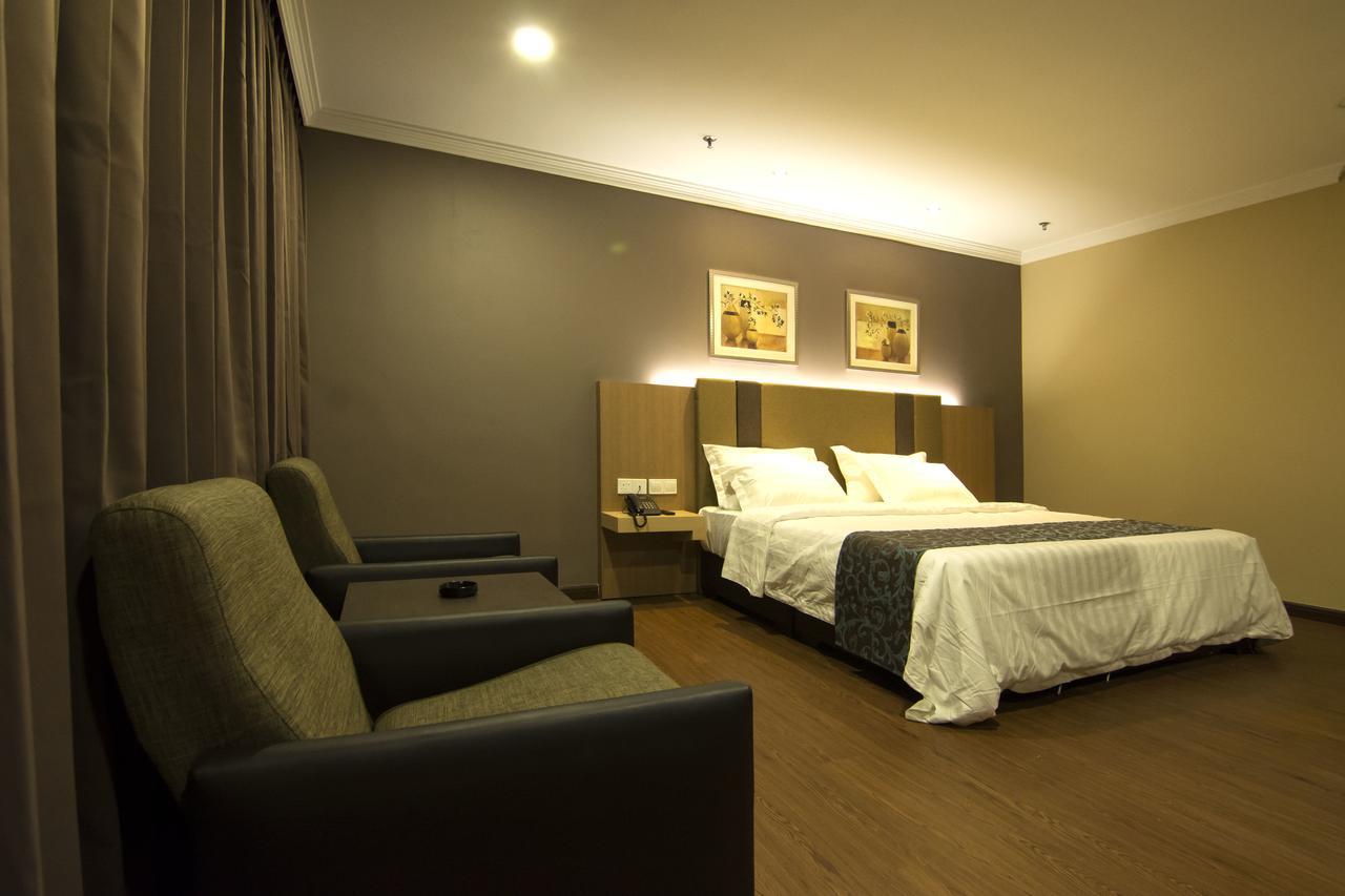 Hotel Anika Клуанг Экстерьер фото