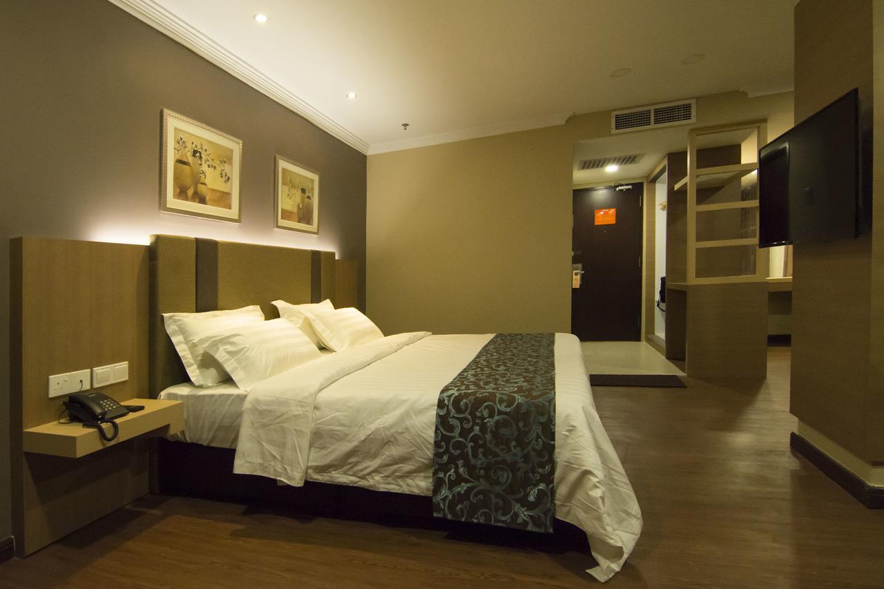 Hotel Anika Клуанг Экстерьер фото