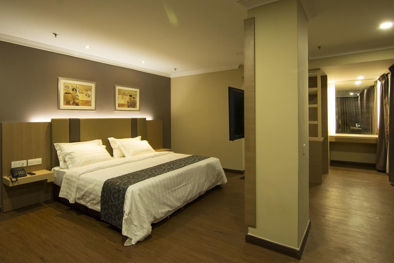 Hotel Anika Клуанг Экстерьер фото