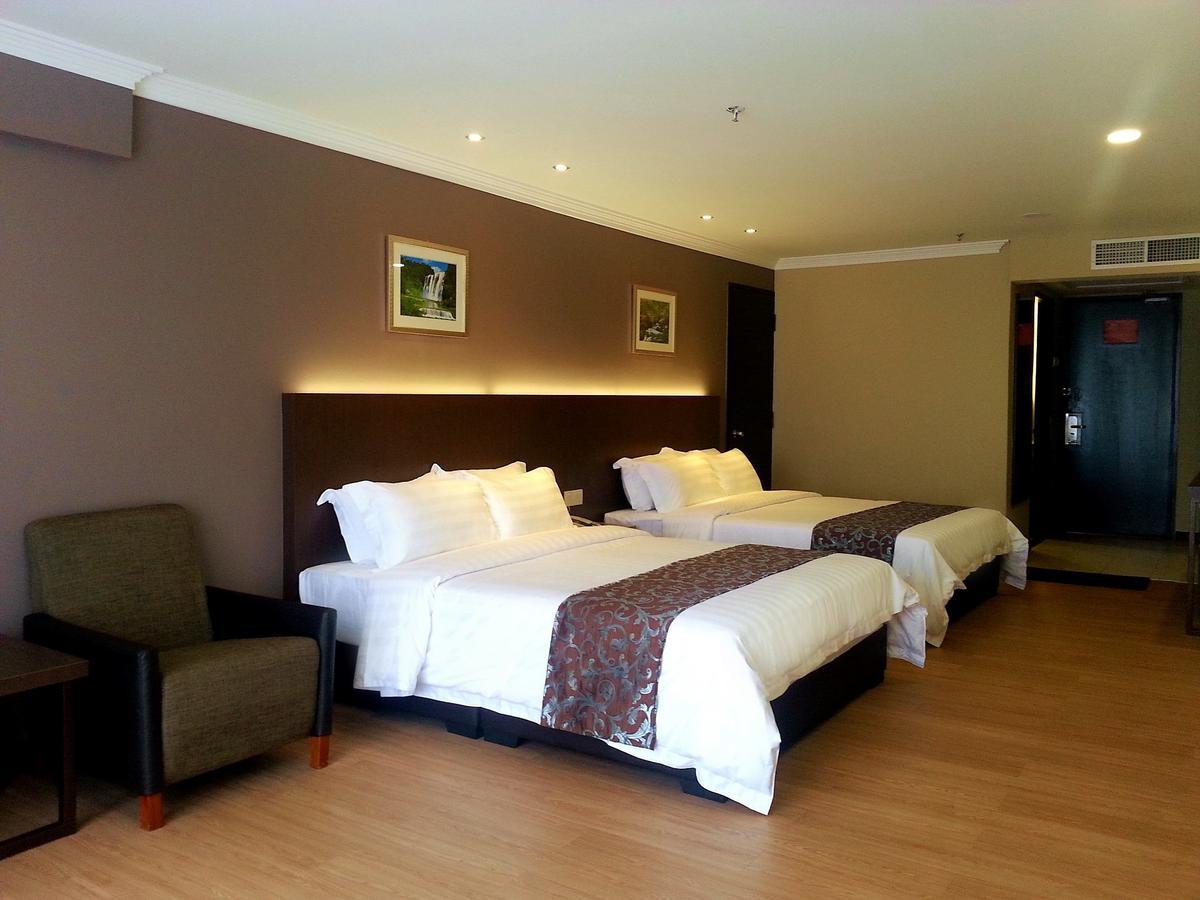 Hotel Anika Клуанг Экстерьер фото
